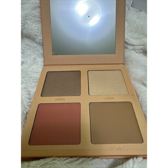 Mellow Other - Mellow Cosmetics - Stardust Glow Palette - Medium to Dark